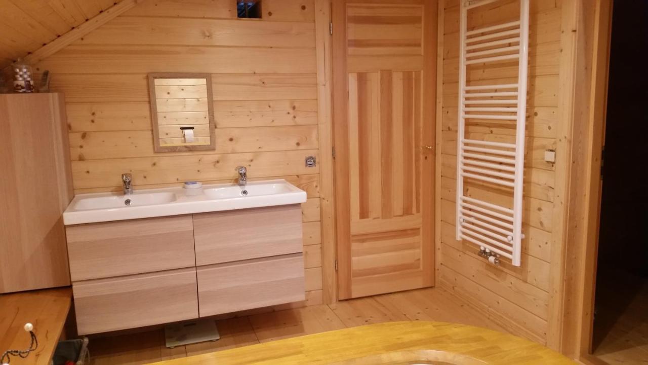 Au Chalet Bed and Breakfast Maubray Εξωτερικό φωτογραφία